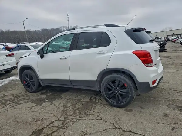 3GNCJLSB7JL263513 2018 CHEVROLET TRAX - Image 2