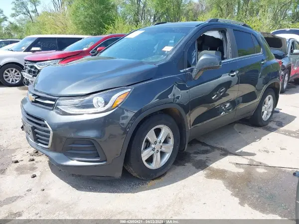 3GNCJLSB7JL264659 2018 CHEVROLET TRAX - Image 2