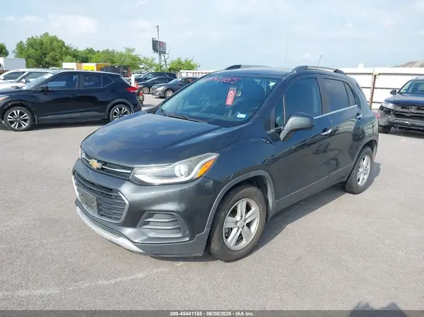 3GNCJLSB7JL319773 2018 CHEVROLET TRAX - Image 2
