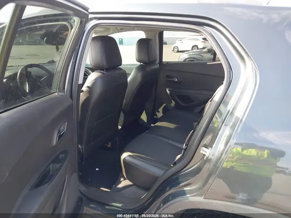 3GNCJLSB7JL319773 2018 CHEVROLET TRAX - Image 8