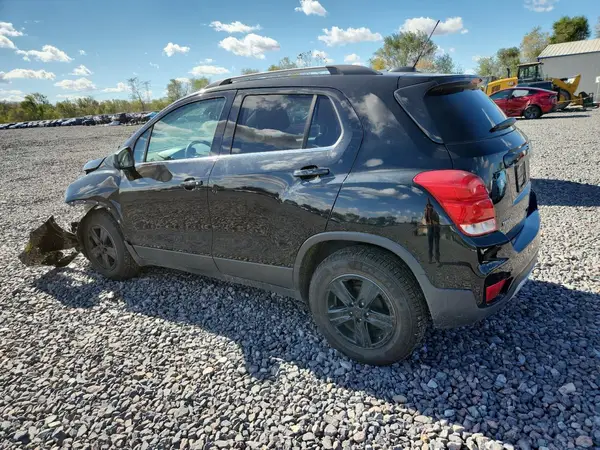 3GNCJLSB7JL350120 2018 CHEVROLET TRAX - Image 2