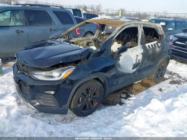 3GNCJLSB7JL354457 2018 CHEVROLET TRAX - Image 2