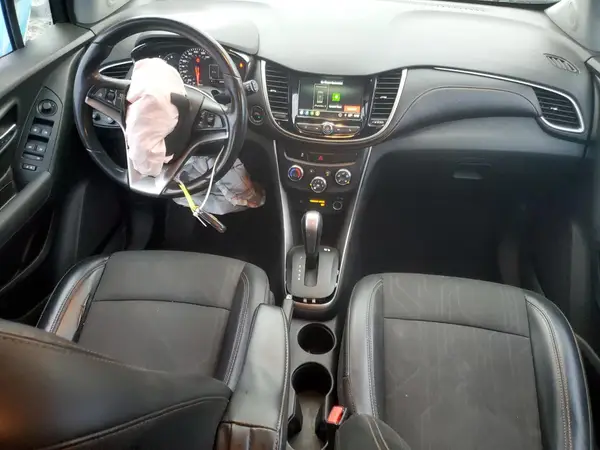 3GNCJLSB7JL374871 2018 CHEVROLET TRAX - Image 8