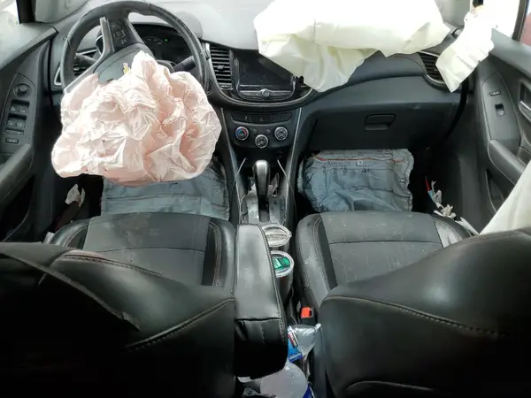 3GNCJLSB7JL381125 2018 CHEVROLET TRAX - Image 8