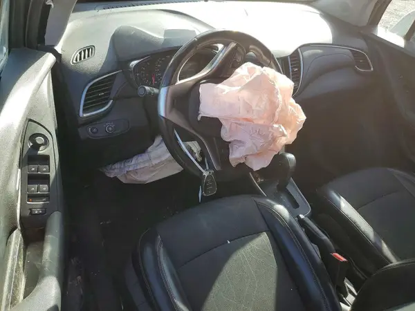 3GNCJLSB7KL146466 2019 CHEVROLET TRAX - Image 8