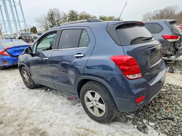 3GNCJLSB7KL158665 2019 CHEVROLET TRAX - Image 2