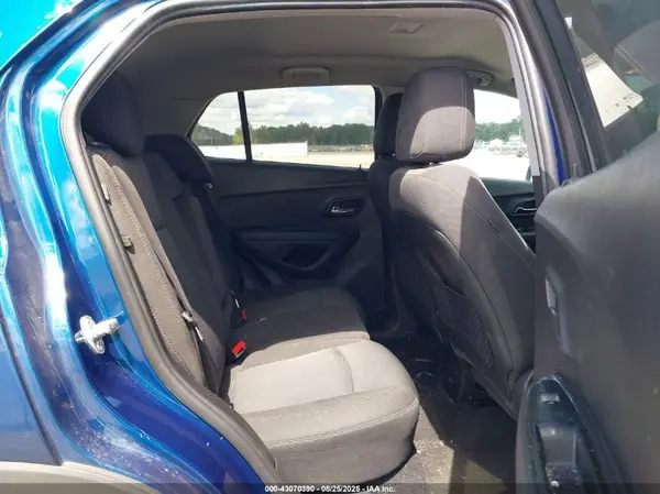 3GNCJLSB7KL161792 2019 CHEVROLET TRAX - Image 8
