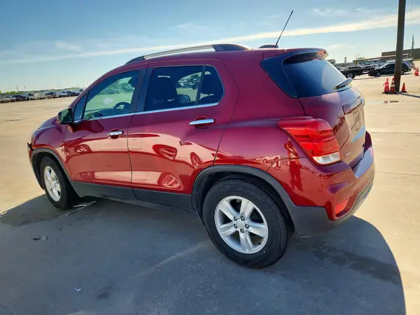 3GNCJLSB7KL177135 2019 CHEVROLET TRAX - Image 2