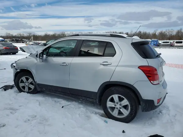 3GNCJLSB7KL186255 2019 CHEVROLET TRAX - Image 2