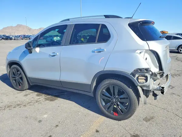 3GNCJLSB7KL207296 2019 CHEVROLET TRAX - Image 2