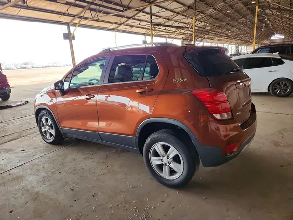 3GNCJLSB7KL236166 2019 CHEVROLET TRAX - Image 2