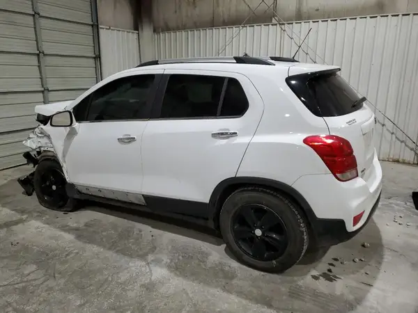 3GNCJLSB7KL257423 2019 CHEVROLET TRAX - Image 2