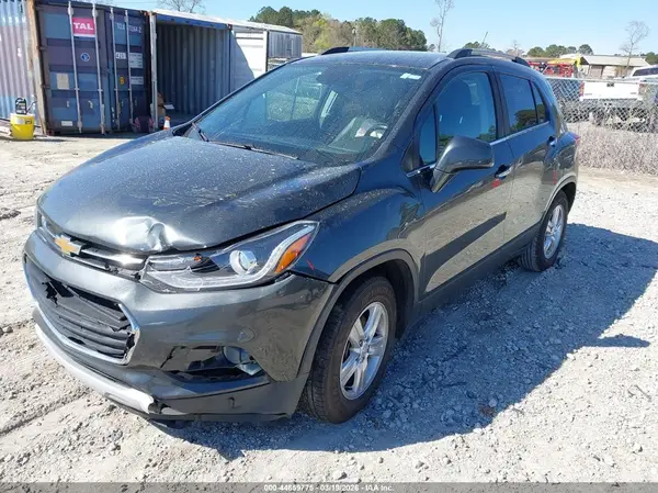 3GNCJLSB7KL260063 2019 CHEVROLET TRAX - Image 2