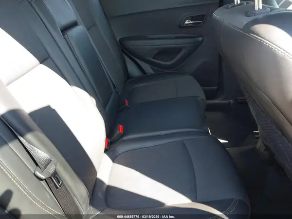 3GNCJLSB7KL260063 2019 CHEVROLET TRAX - Image 8