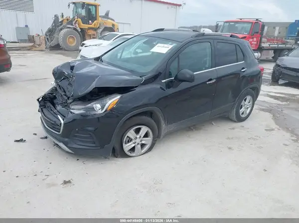 3GNCJLSB7KL271001 2019 CHEVROLET TRAX - Image 2