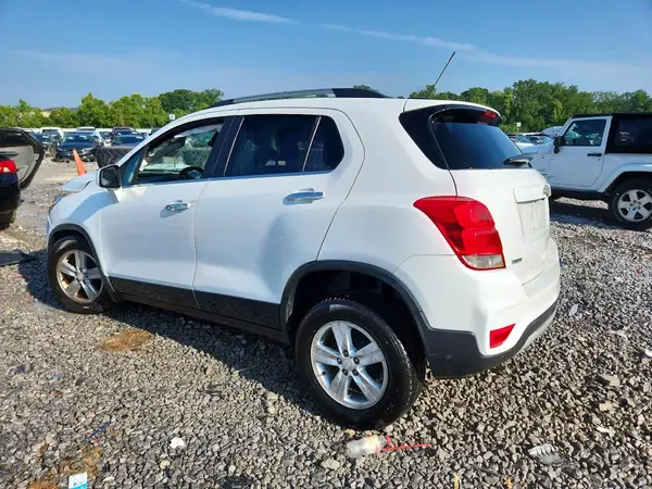 3GNCJLSB7KL271922 2019 CHEVROLET TRAX - Image 2