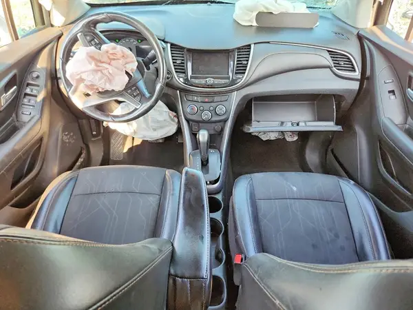 3GNCJLSB7KL271922 2019 CHEVROLET TRAX - Image 8