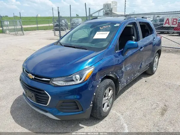 3GNCJLSB7KL275906 2019 CHEVROLET TRAX - Image 2