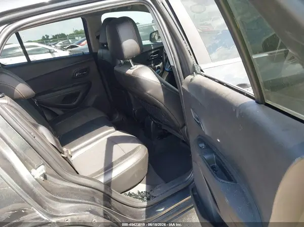 3GNCJLSB7KL277199 2019 CHEVROLET TRAX - Image 8