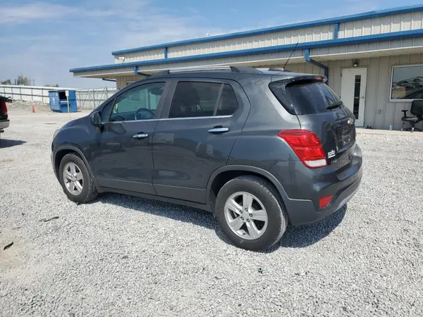 3GNCJLSB7KL300156 2019 CHEVROLET TRAX - Image 2