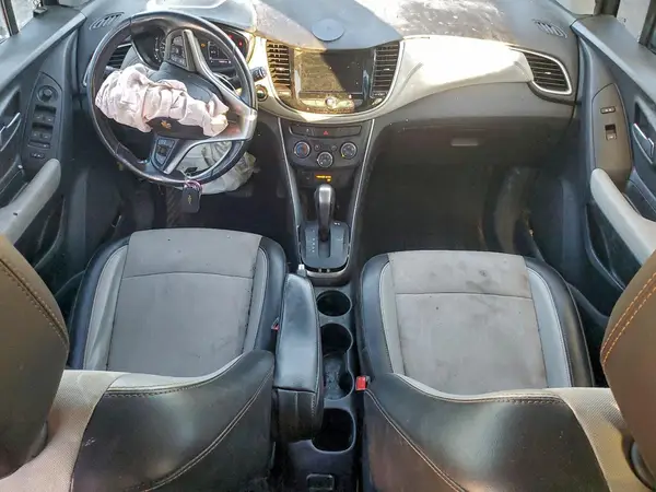 3GNCJLSB7KL300349 2019 CHEVROLET TRAX - Image 8
