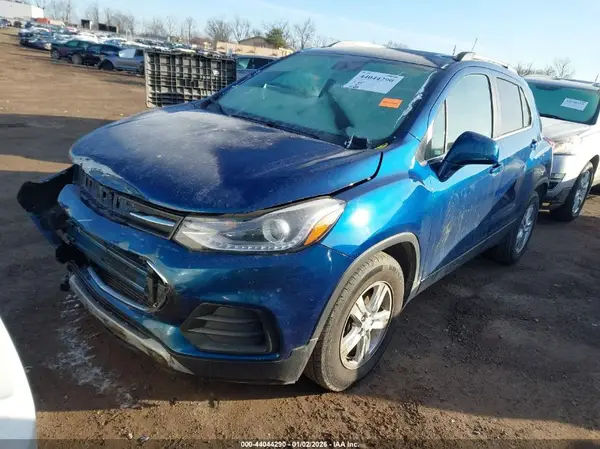 3GNCJLSB7KL307690 2019 CHEVROLET TRAX - Image 2