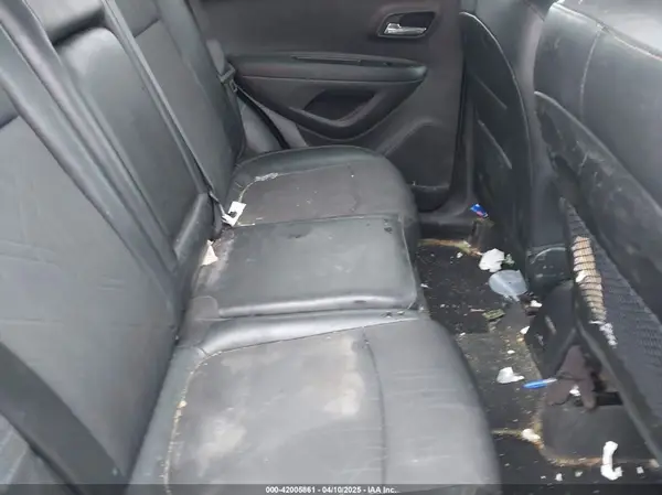 3GNCJLSB7KL327065 2019 CHEVROLET TRAX - Image 8