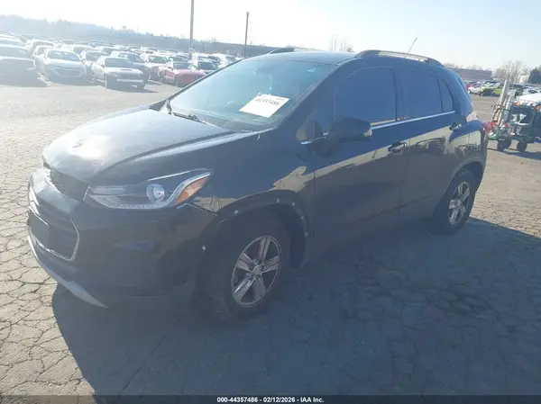 3GNCJLSB7KL331925 2019 CHEVROLET TRAX - Image 2