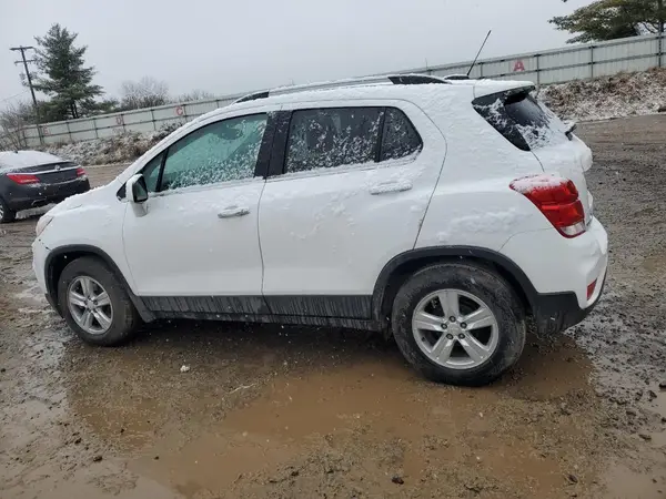 3GNCJLSB7KL341368 2019 CHEVROLET TRAX - Image 2