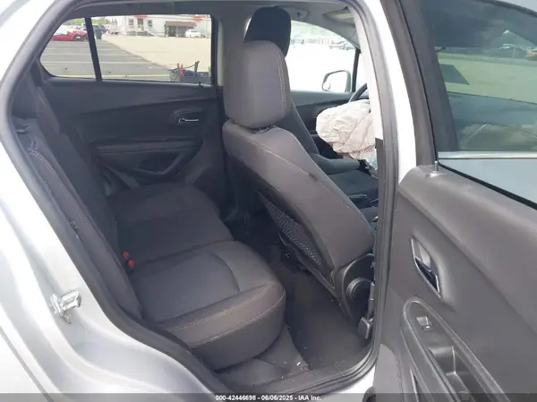 3GNCJLSB7KL342004 2019 CHEVROLET TRAX - Image 8