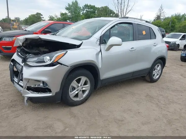 3GNCJLSB7KL343086 2019 CHEVROLET TRAX - Image 2