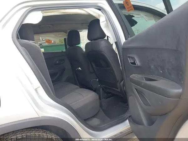 3GNCJLSB7KL343086 2019 CHEVROLET TRAX - Image 8