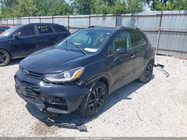 3GNCJLSB7KL351981 2019 CHEVROLET TRAX - Image 2