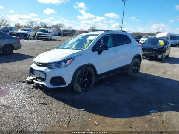 3GNCJLSB7KL387816 2019 CHEVROLET TRAX - Image 2
