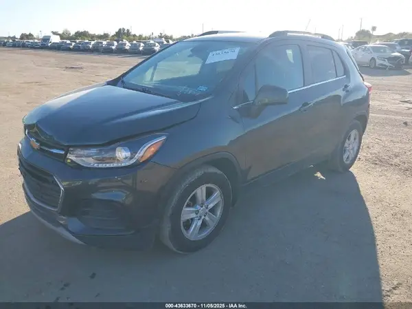 3GNCJLSB7KL402489 2019 CHEVROLET TRAX - Image 2