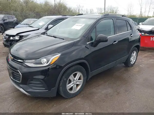 3GNCJLSB7LL114635 2020 CHEVROLET TRAX - Image 2