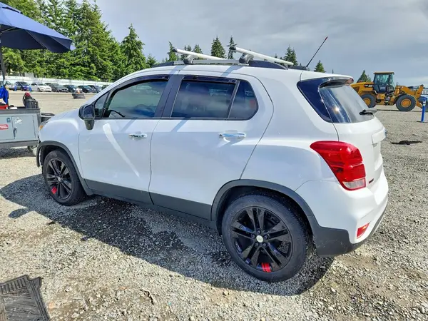 3GNCJLSB7LL137476 2020 CHEVROLET TRAX - Image 2