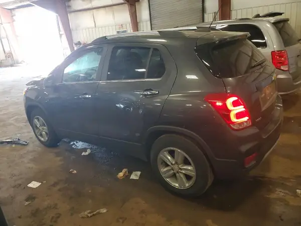 3GNCJLSB7LL174026 2020 CHEVROLET TRAX - Image 2