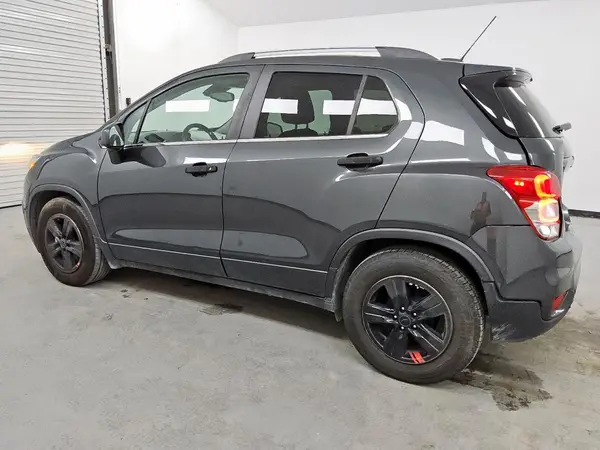 3GNCJLSB7LL183812 2020 CHEVROLET TRAX - Image 2