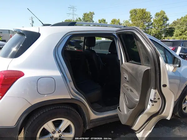 3GNCJLSB7LL207915 2020 CHEVROLET TRAX - Image 8