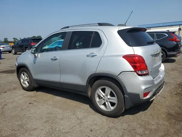 3GNCJLSB7LL222754 2020 CHEVROLET TRAX - Image 2