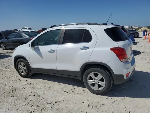 3GNCJLSB7LL226822 2020 CHEVROLET TRAX - Image 2