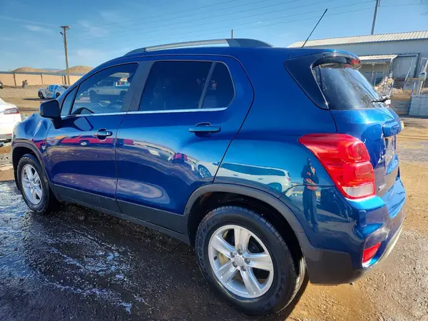 3GNCJLSB7LL228022 2020 CHEVROLET TRAX - Image 2