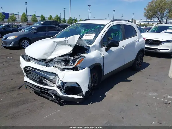 3GNCJLSB7LL233205 2020 CHEVROLET TRAX - Image 2