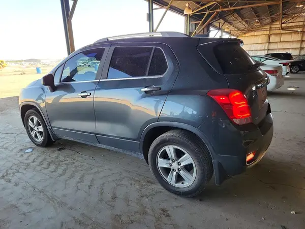 3GNCJLSB7LL240445 2020 CHEVROLET TRAX - Image 2