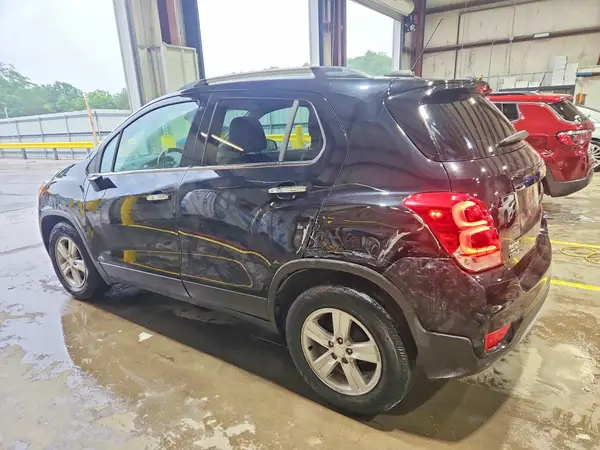 3GNCJLSB7LL242194 2020 CHEVROLET TRAX - Image 2