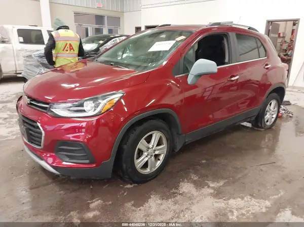 3GNCJLSB7LL261313 2020 CHEVROLET TRAX - Image 2