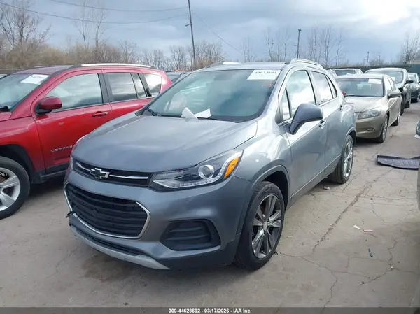 3GNCJLSB7LL290858 2020 CHEVROLET TRAX - Image 2