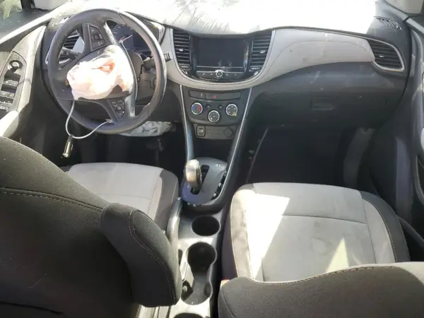 3GNCJLSB7LL300479 2020 CHEVROLET TRAX - Image 8
