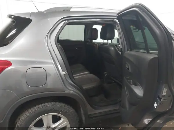 3GNCJLSB7LL301275 2020 CHEVROLET TRAX - Image 8